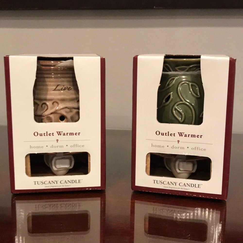 Tuscany Candle outlet wax warmer- Green